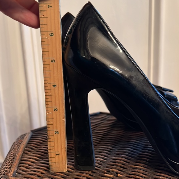 Jessica Simpson peephole pumps size 7 1/2 - Picture 5 of 5